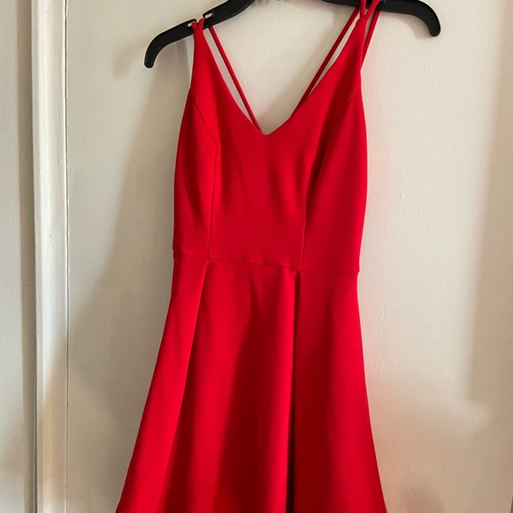 Red dress - Picture 2 of 9